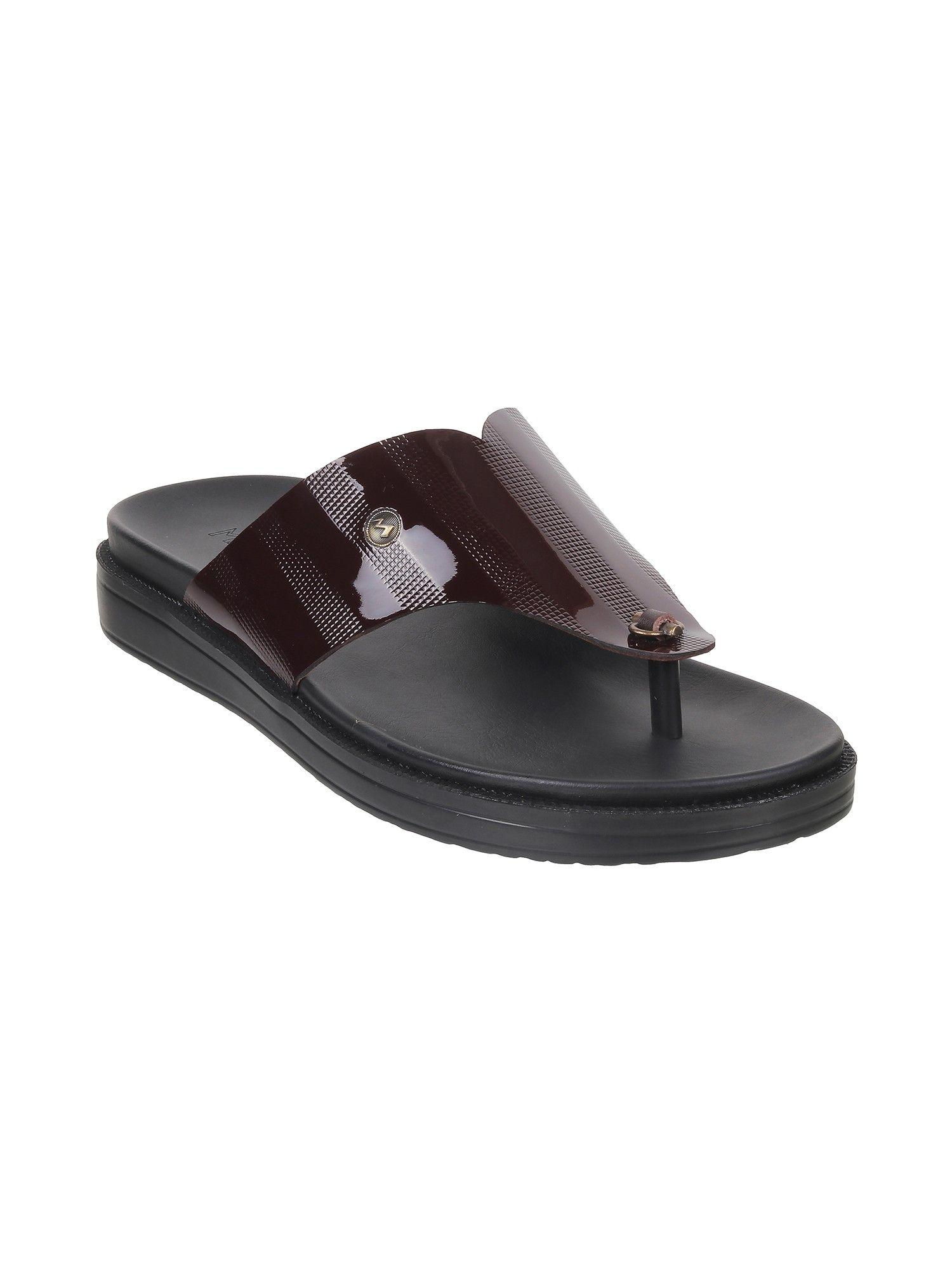 mens maroon synthetic textured sandals