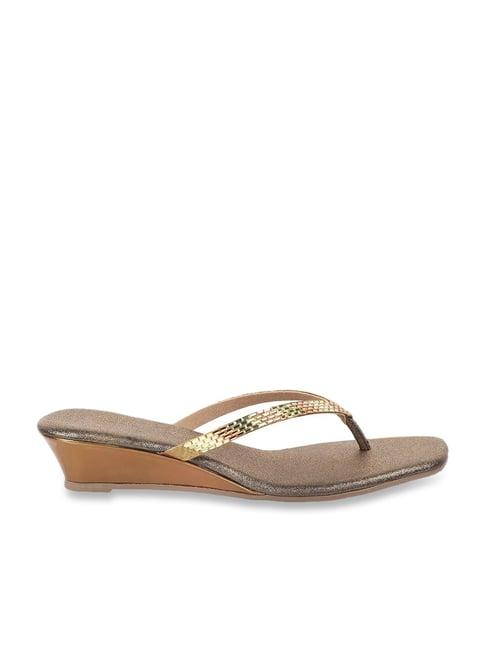 metro women's antic gold thong wedges