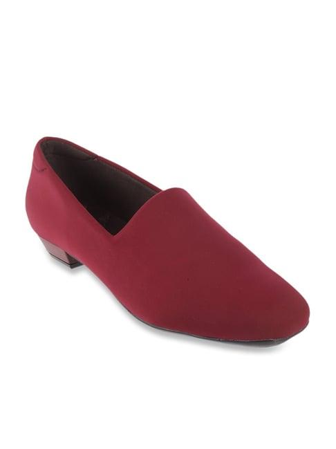 metro women's maroon casual pumps