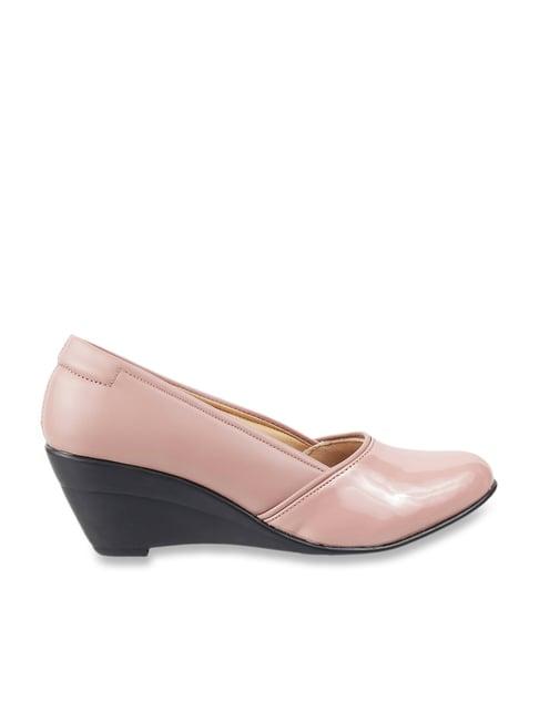 metro women's peach wedge pumps