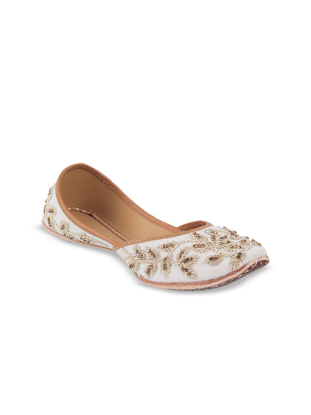 metro women beige embellished mojaris flats