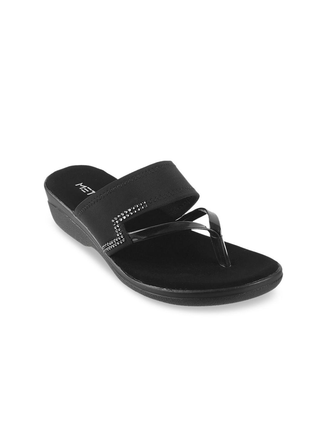 metro women black solid sandals