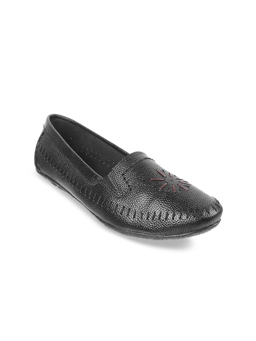 metro women black textured ballerinas with laser cuts