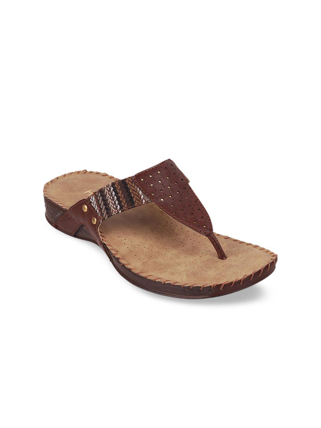 metro women brown solid sandals