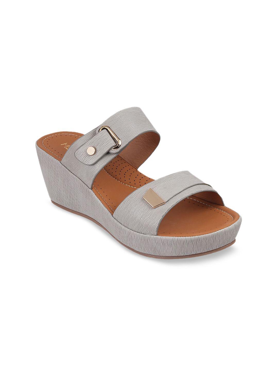 metro women grey solid sandals