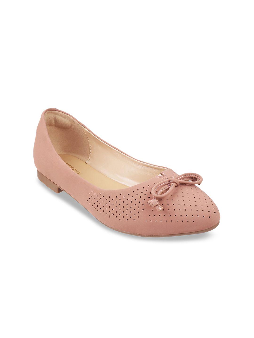 metro women peach-coloured ballerinas with bows flats