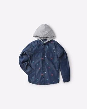 micro print hooded shirt with patch pockets