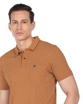 micro print polo t-shirt with patch pocket