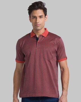 micro print polo t-shirt with patch pocket