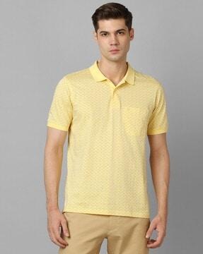 micro print polo t-shirt with patch pocket