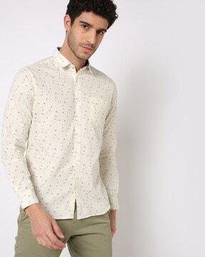 micro print shirt with patch pocket