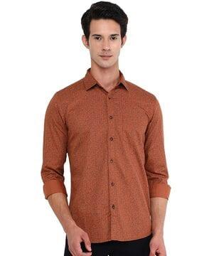 micro-print shirt with patch pocket