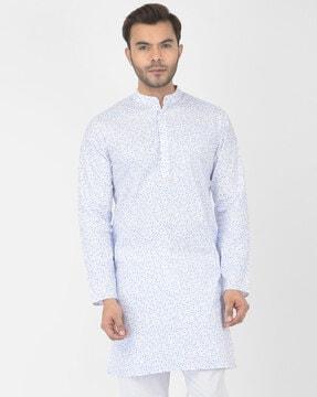 micro print slim fit kurta with insert pockets