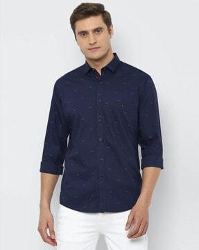 micro print slim fit shirt with patch pocket