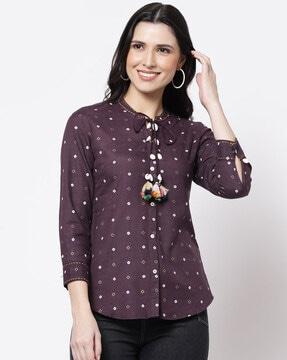 micro-printed blouson top with tie-front