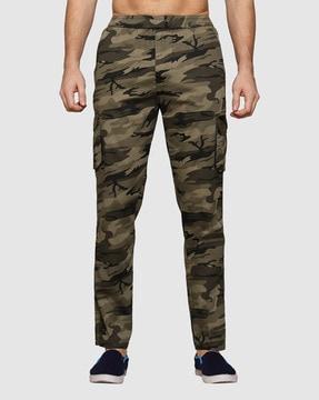 mid-rise camouflage relaxed fit cargo pants