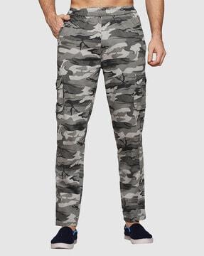 mid-rise camouflage relaxed fit cargo pants