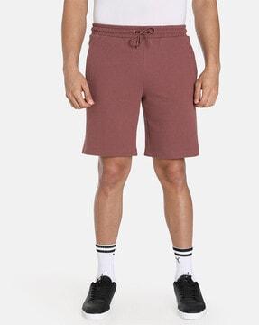 mid-rise city shorts with elasticated waist
