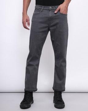 mid-rise jeans with 5-pocket styling