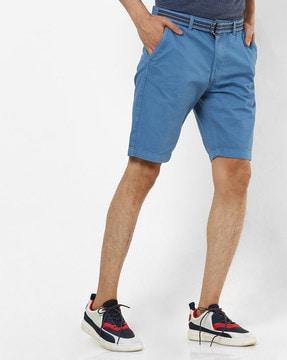 mid-rise shorts with belt