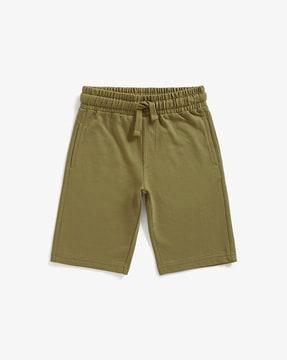 mid-rise shorts with elasticated drawstring waist