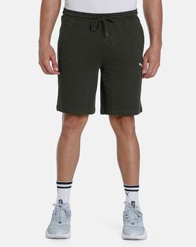 mid-rise city shorts with elasticated waist