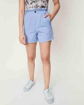 mid-rise city shorts with elasticated waistband