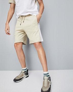 mid-rise city shorts