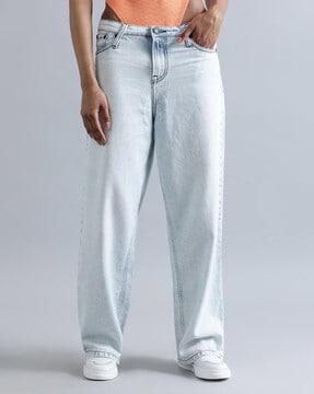 mid-rise jeans with insert pockets