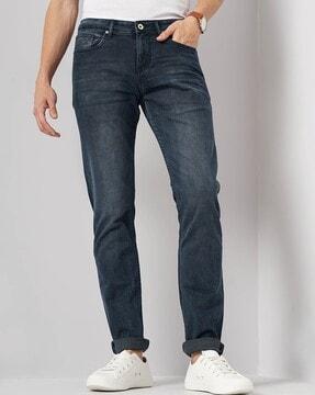 mid-rise jeans with insert pockets