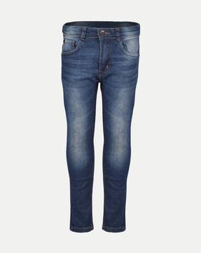 mid-rise jeans with insert pockets