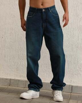 mid-rise jeans with insert pockets