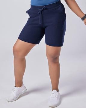 mid-rise move all day shorts with 2 pockets & drawstring