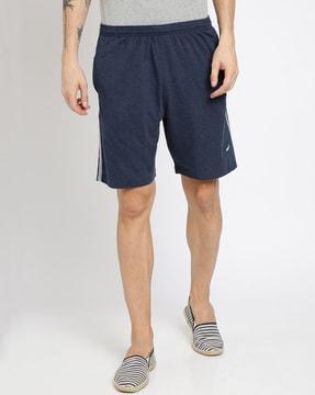 mid-rise regular fit knit shorts