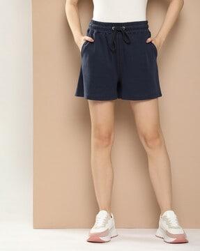 mid-rise shorts with drawstring waist