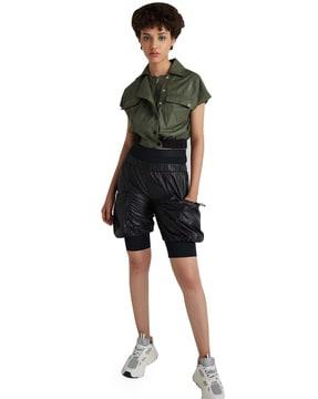 mid-rise shorts with elasticated waist