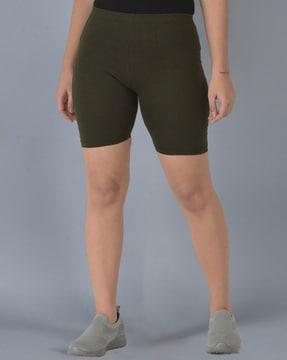 mid-rise shorts with elasticated waist