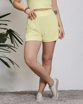 mid-rise shorts with elasticated waist