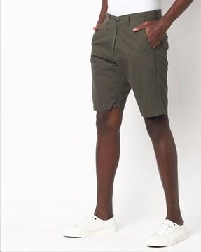 mid-rise slim fit shorts