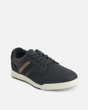 mid-tops lace-up sneakers