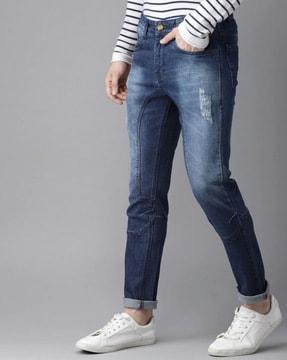 mid-wash relaxed jeans with 5-pocket styling