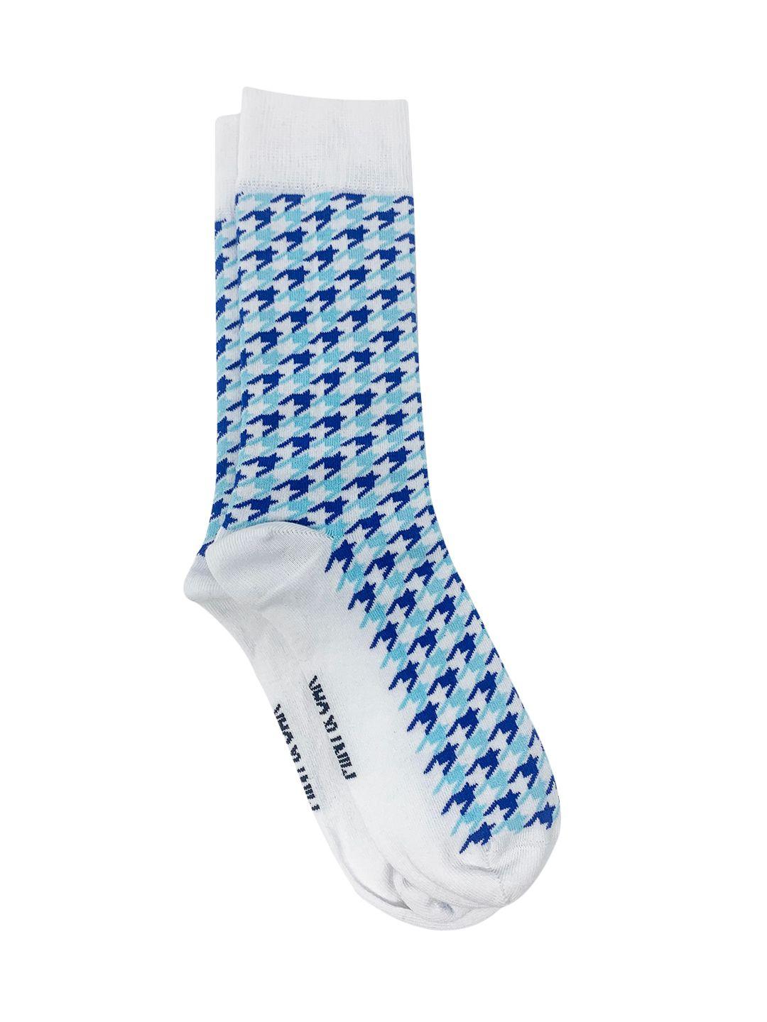 mint & oak men white & blue patterned calf-length socks