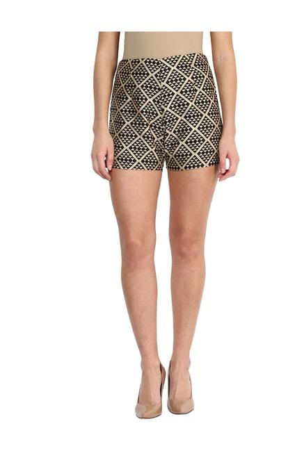 miss chase black & gold printed slim fit shorts