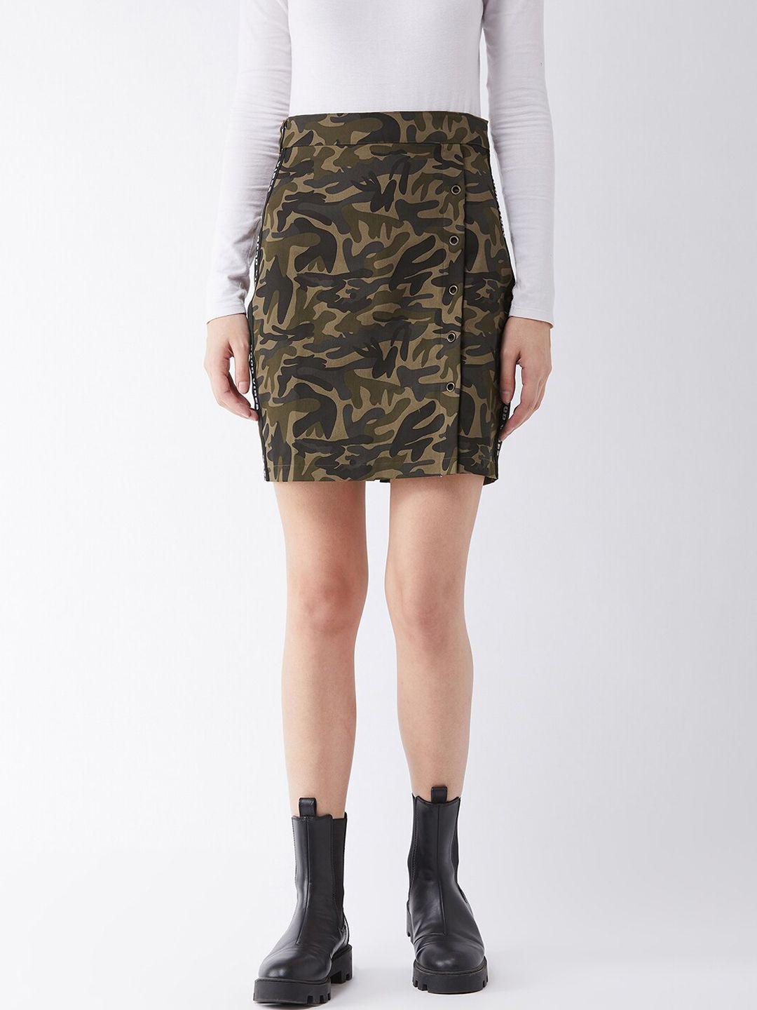 miss chase women green & brown camouflage printed mini straight skirt