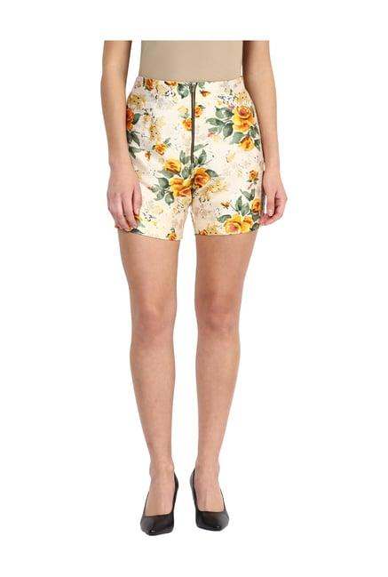 miss chase beige floral print slim fit shorts
