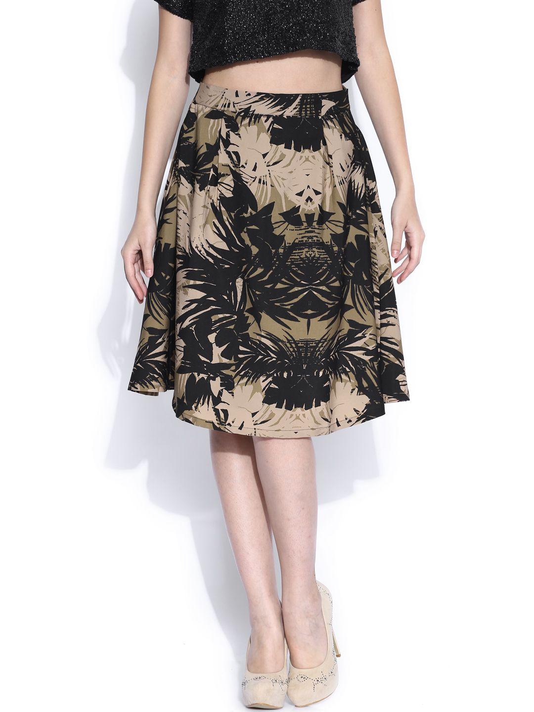 miss chase women black & black tropical print flared skirt