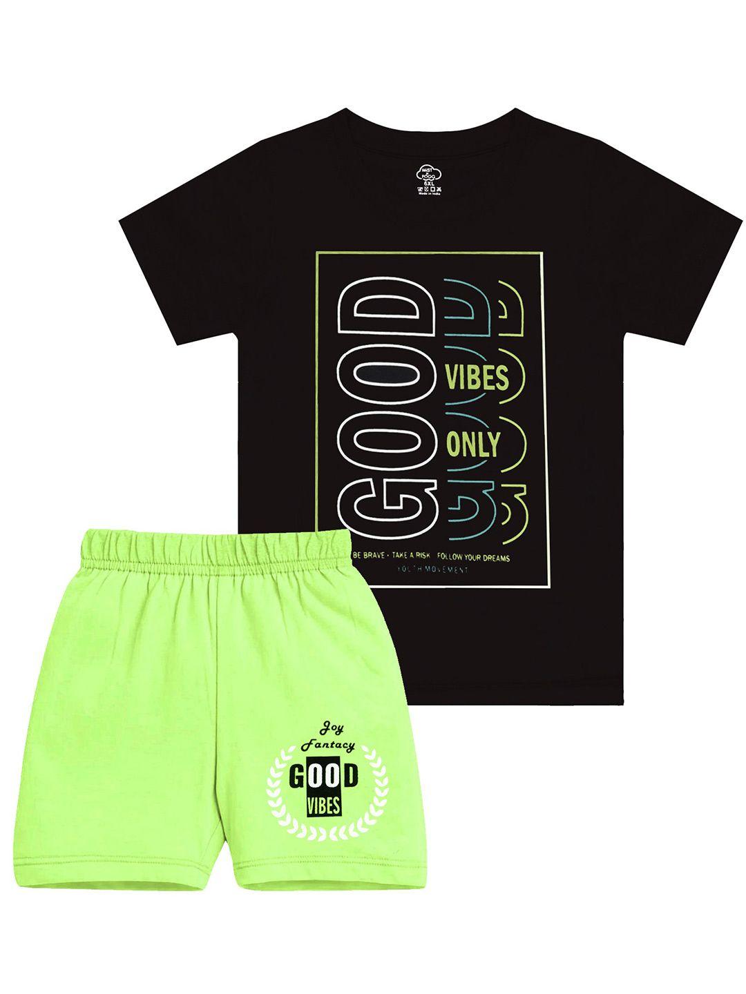 mist n fogg unisex kids black & green printed t-shirt with shorts