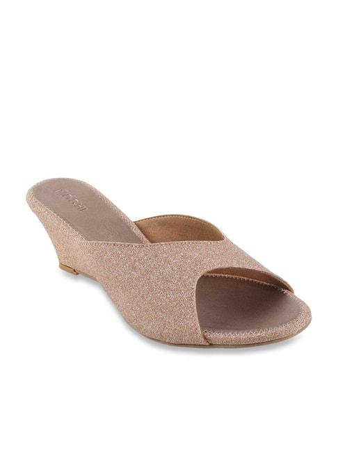 mochi women's chikoo casual wedges