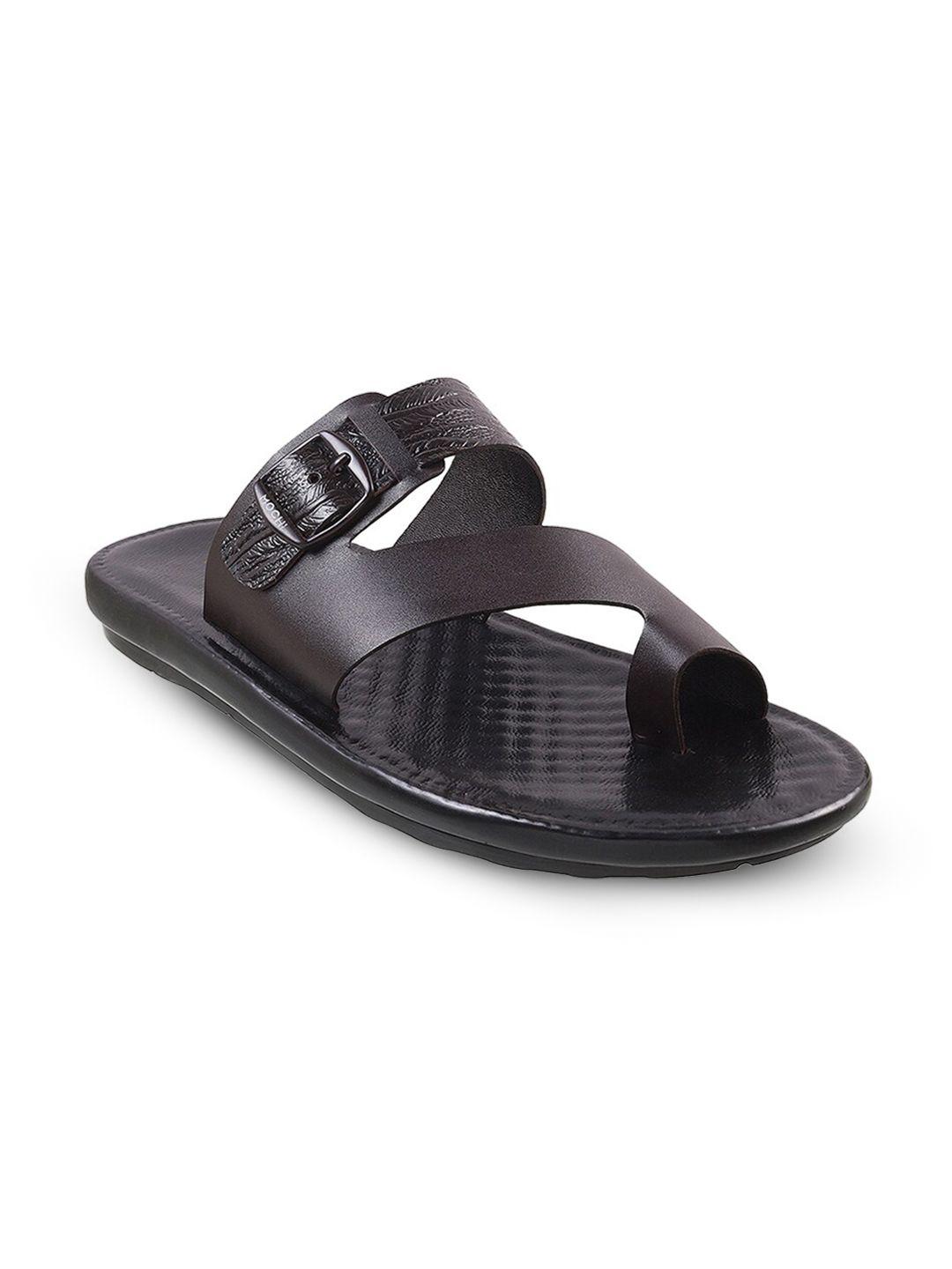 mochi men one toe comfort sandals with buckle detail