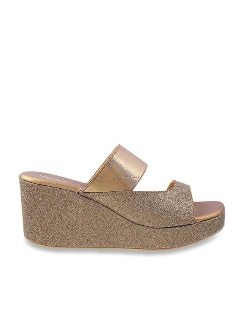 mochi women's antique gold casual wedges